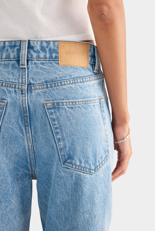 Straight Leg Jean - Light Blue